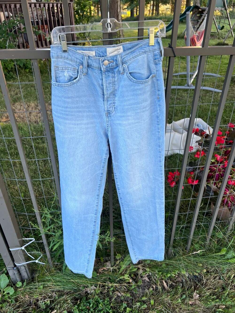 Universal Thread high Rise 90s straight Light Wash Blue Denim Women's ...